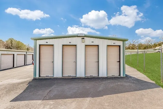 outdoor self storage units
