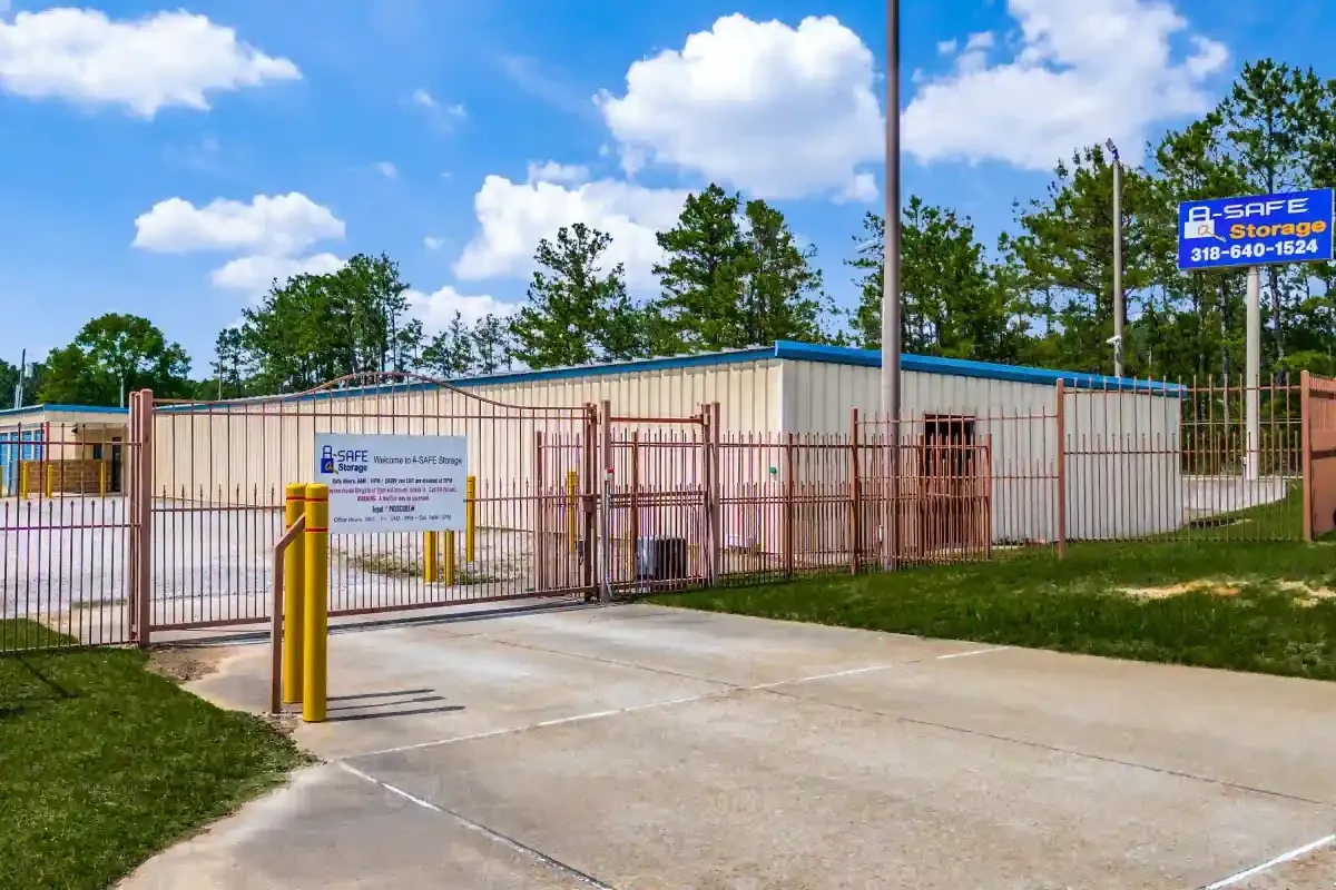 a safe storage units with gated entry