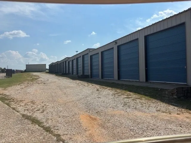 Lakeview Marina & Boat Storage outdoor, drive up storage