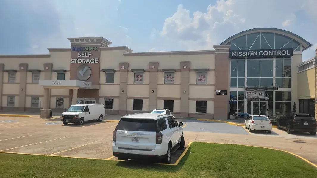 Right Move Storage - Royal Oaks near Alief Center for Advanced Careers