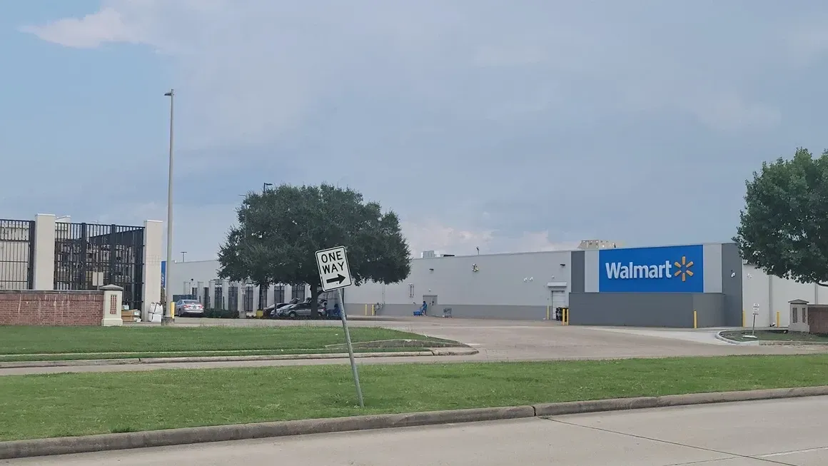 Right Move Storage - Royal Oaks near Walmart