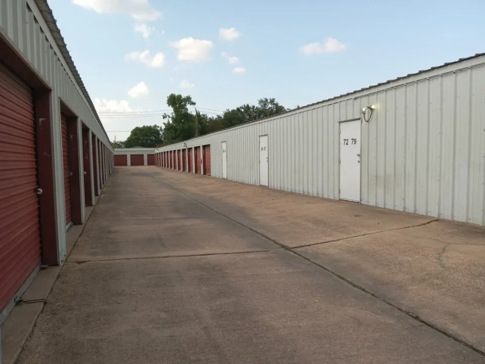 Happy Self Storage drive up storage