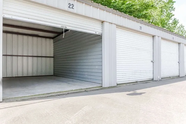 storage unit outdoor with drive up access