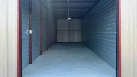 storage unit with roll up door